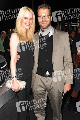 Mirja Du Mont mit Begleitung