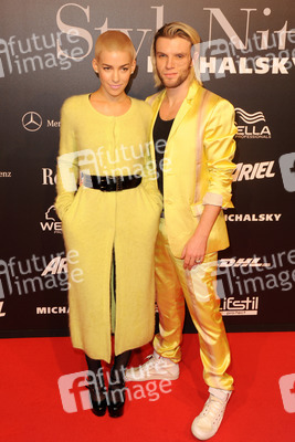 Alina Süggeler, Andreas Weizel (Frida Gold)