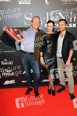 Ole Tillmann mit Gattin Anita Tillmann und Gast