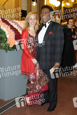 Roberto Blanco mit Freundin Luzandra Strassburg