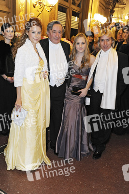 Richard Lugner mit Anastasia Sokol und Tochter Jacqueline Lugner mit Freund Helmut Werner