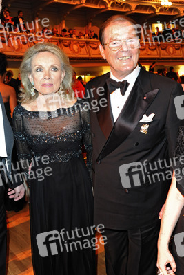 Roger Moore mit Gattin Kristina Tholstrup