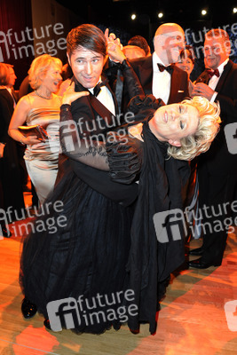 Gitte Haenning mit Begleitung