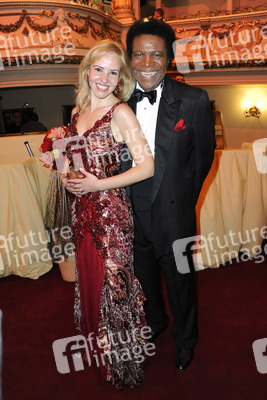 Roberto Blanco mit Freundin Luzandra Strassburg