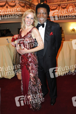 Roberto Blanco mit Freundin Luzandra Strassburg