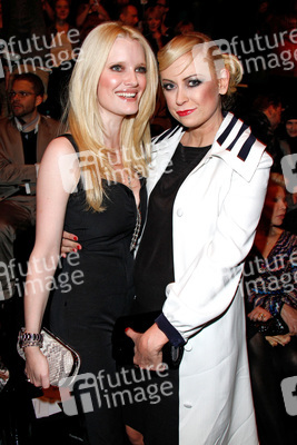 Mirja du Mont, Jenny Elvers-Elbertzhagen