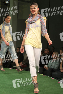 Janina Delia Schmidt