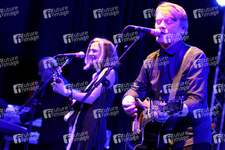 Carla Torgerson, Chris Eckman (The Walkabouts)