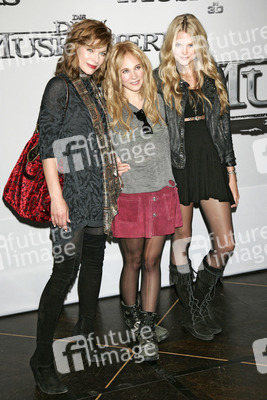 Milla Jovovich, Juno Temple, Gabriella Wilde