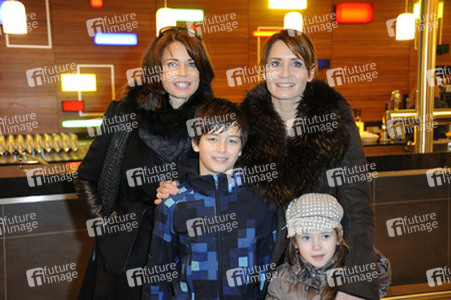 Gerit Kling und Anja Kling mit den Kindern Tano und Alea