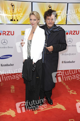 Dieter Wedel mit Begleitung