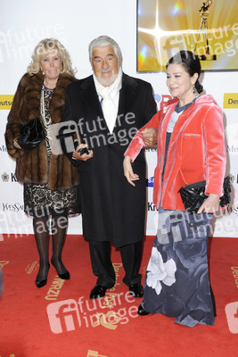 Mario Adorf mit Ehefrau Monique, Hannelore Elsner