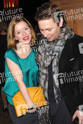 Karoline Schuch mit Begleitung