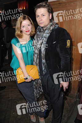 Karoline Schuch mit Begleitung