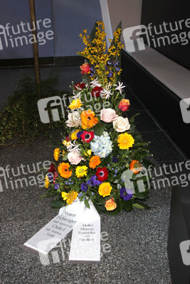 Trauerkränze für Edgar Bessen