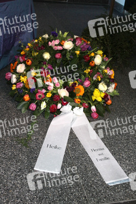 Trauerkränze für Edgar Bessen