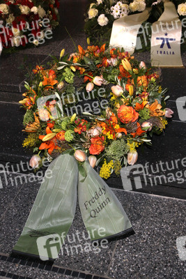 Trauerkränze für Edgar Bessen