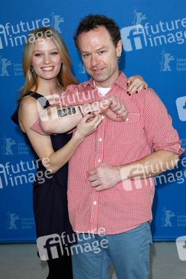 Ashley Hinshaw, Stephen Elliott