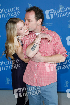 Ashley Hinshaw, Stephen Elliott