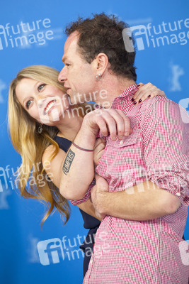 Ashley Hinshaw, Stephen Elliott