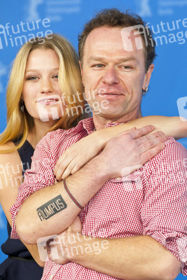 Ashley Hinshaw, Stephen Elliott