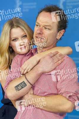 Ashley Hinshaw, Stephen Elliott