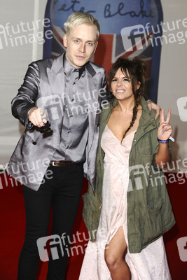 Mr Hudson mit Begleitung