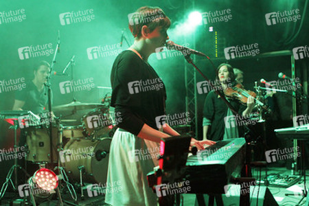 Cherilyn MacNeil (Dear Reader)