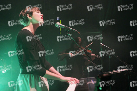 Cherilyn MacNeil (Dear Reader)