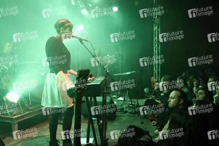 Cherilyn MacNeil (Dear Reader)