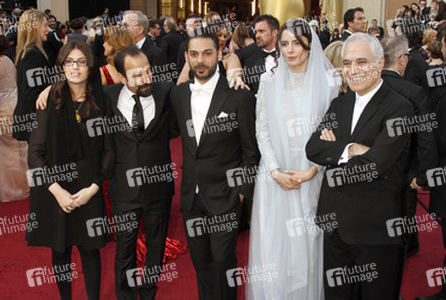 Asghar Farhadi mit seinem Team von 'A Seperation'