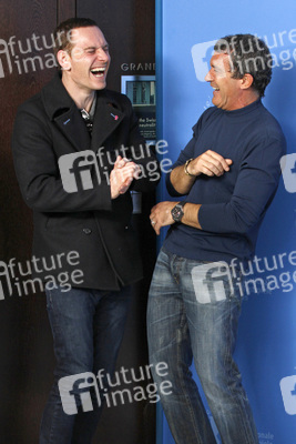 Michael Fassbender, Antono Banderas