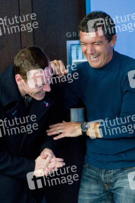 Michael Fassbender, Antono Banderas