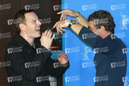 Michael Fassbender, Antono Banderas