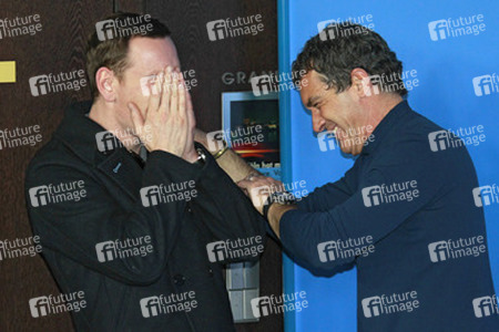 Michael Fassbender, Antono Banderas
