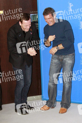 Michael Fassbender, Antono Banderas