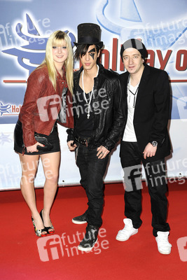 Steffy, Pat RoXx, Luke (Supercircus)