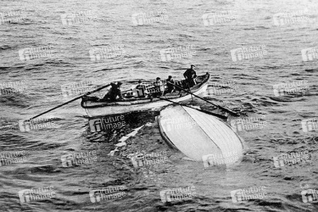Gekentertes Rettungsboot der Titanic