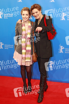 Suzanne von Borsody mit Begleitung