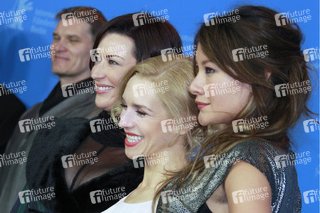 Götz Otte, Stephanie Paul, Julia Dietze, Peta Sergeant