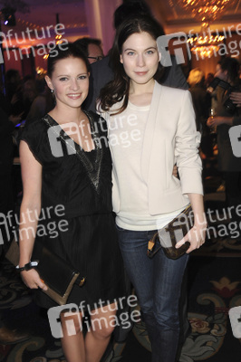 Jennifer Ulrich, Nora von Waldstätten