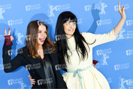 Victoria Abril, Labina Mitevska