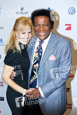 Roberto Blanco mit Freundin Luzandra Strassburg