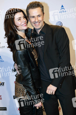 Nicola Tiggeler, Timothy Peach