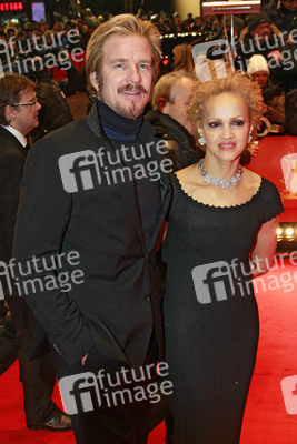 Matthew Modine mit Begleitung