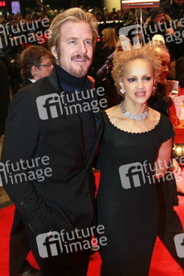 Matthew Modine mit Begleitung