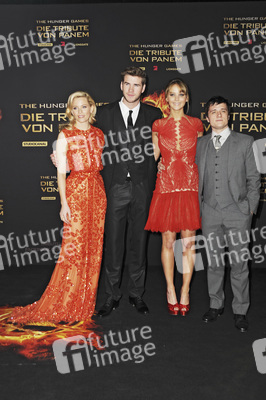 Elizabeth Banks, Liam Hemsworth, Jennifer Lawrence, Josh Hutcherson