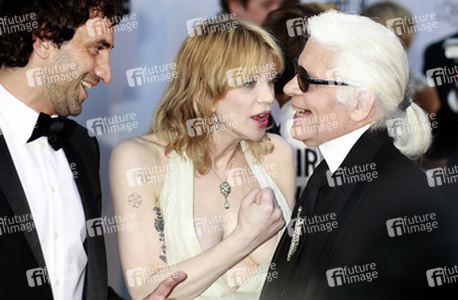 Courtney Love (Hole), Karl Lagerfeld