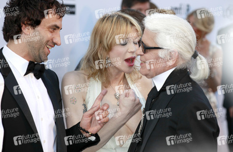 Courtney Love (Hole), Karl Lagerfeld
