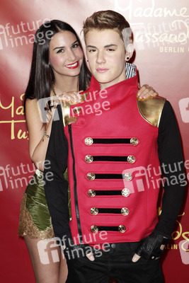 Sila Sahin mit Justin Bieber Wachsfigur